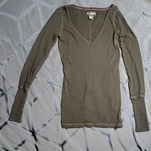 American Eagle Long Sleeve V-neck Shirt